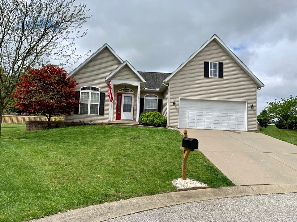 1209 W. Aspen Ct., Unit 1209 Asoen in Bloomington, IN - Building Photo