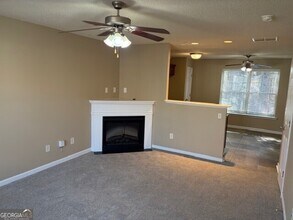 306 Lauren Dr in Fairburn, GA - Building Photo - Building Photo