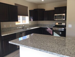 4343 Paulson Ln in Redding, CA - Building Photo - Building Photo