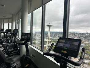 2510 6th Ave, Unit 1205 in Seattle, WA - Building Photo - Building Photo