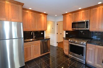 1415 W Byron St, Unit M00B in Chicago, IL - Building Photo - Building Photo