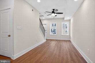 344 Grove St in Bridgeport, PA - Building Photo - Building Photo