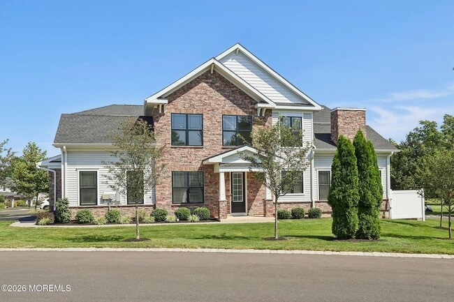 property at 2 Dogleg Ln