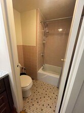 182 Naples Rd, Unit 211 in Brookline, MA - Building Photo - Building Photo