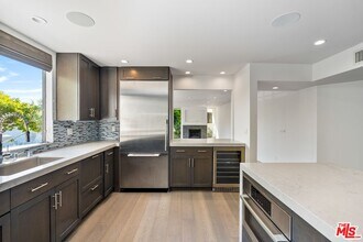 1129 Larrabee St in West Hollywood, CA - Building Photo - Building Photo