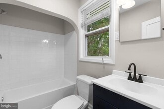 23 Cedarwood Rd in Catonsville, MD - Building Photo - Building Photo