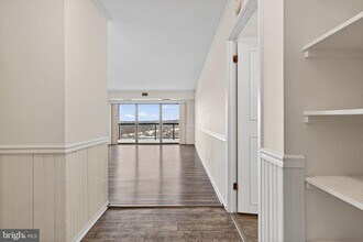 307 Yoakum Pkwy in Alexandria, VA - Building Photo - Building Photo