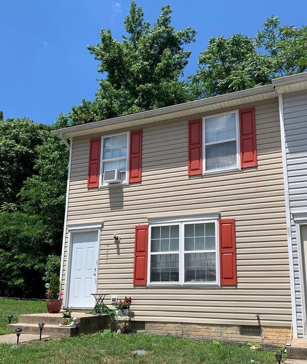 9401 Inaugural Dr in King George, VA - Building Photo