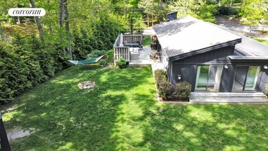 274 Little Fresh Pond Rd in Southampton, NY - Building Photo - Building Photo