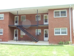 5 N Broadway St in Joliet, IL - Foto de edificio - Building Photo