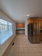 1320 Lake Springs Ln in Millcreek, UT - Foto de edificio - Building Photo