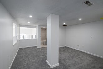 Middletown at Main in Middletown, CT - Foto de edificio - Interior Photo