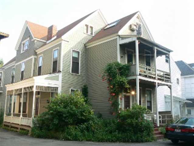 1056 Gillespie St in Schenectady, NY - Building Photo - Building Photo