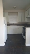 5824 Virginia Ave in Los Angeles, CA - Foto de edificio - Building Photo