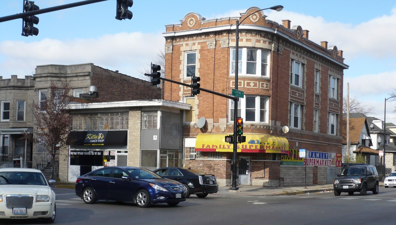 5201 W Washington Blvd (old) in Chicago, IL - Foto de edificio