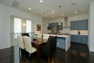 1810 Oakdale St in Houston, TX - Building Photo - Building Photo