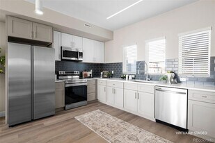 2660 S Delaware St in Denver, CO - Building Photo