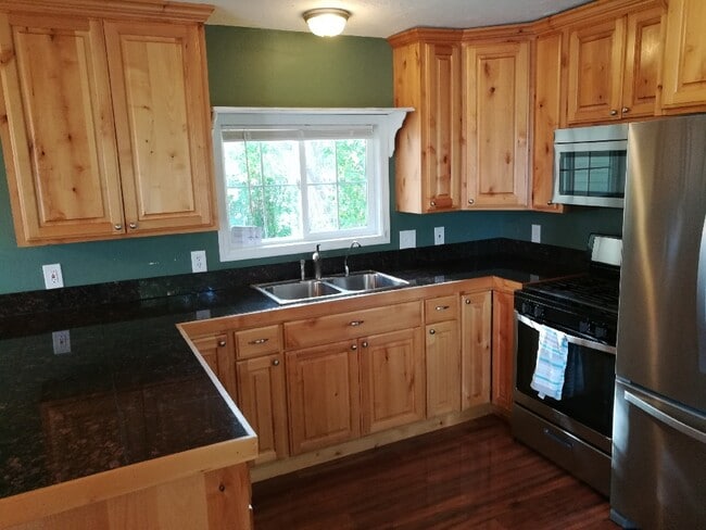 163 N 1900 E in Rexburg, ID - Building Photo - Building Photo