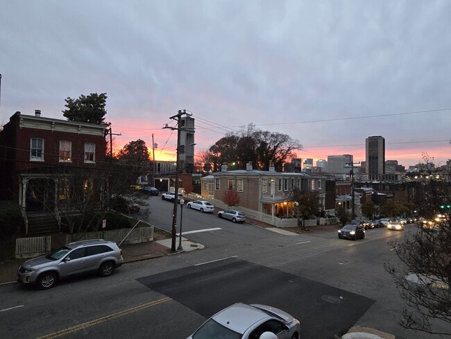 2200 E Broad St, Unit 2200 East Broad in Richmond, VA - Building Photo - Building Photo