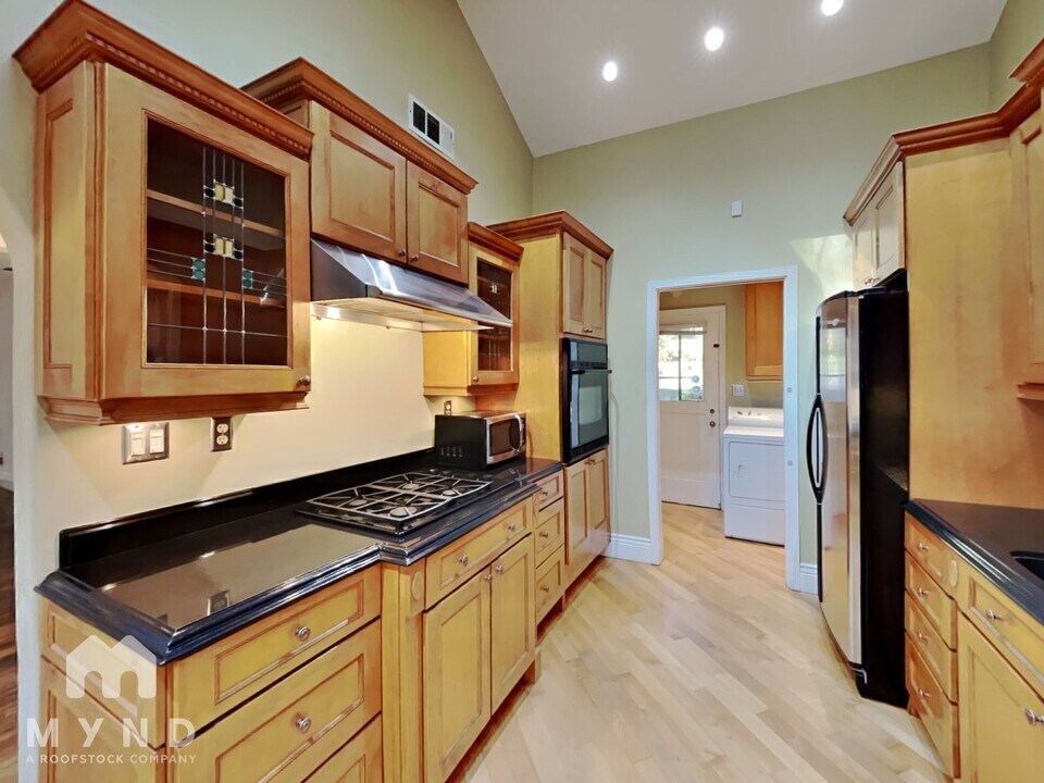 1213 10th Ave in Sacramento, CA - Building Photo