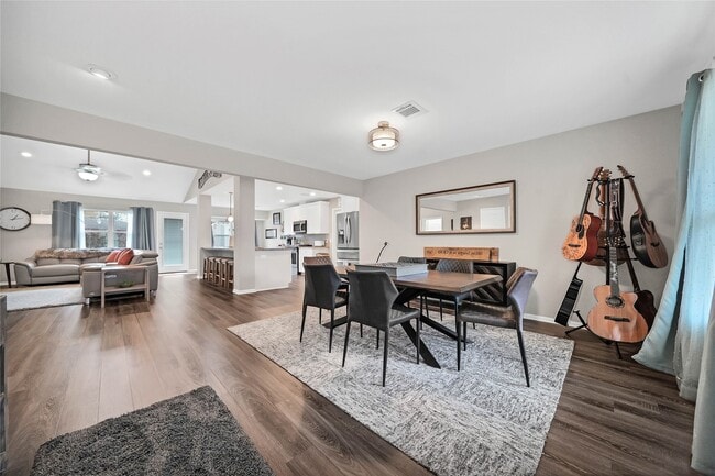 143 Bluebonnet St