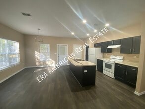 708 Robinson Ave E in Crestview, FL - Building Photo - Building Photo