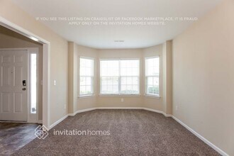 8422 Oak Dr in Charlotte, NC - Foto de edificio - Building Photo