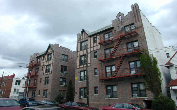 665 88th St in Brooklyn, NY - Foto de edificio - Building Photo