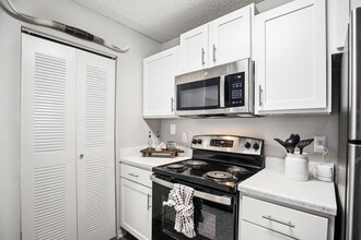 1070 Main Apartments in Hendersonville, TN - Foto de edificio - Building Photo