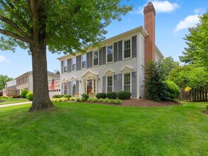 13517 Point Pleasant Dr in Chantilly, VA - Building Photo - Building Photo