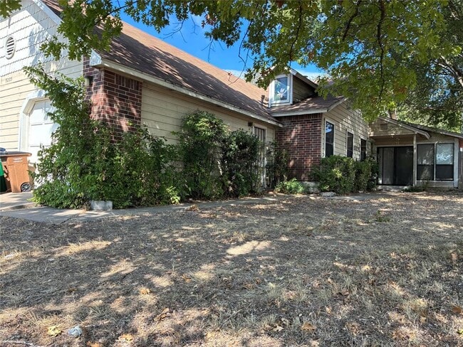 property at 9205 Sedgemoor Trail