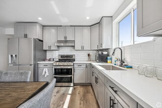 3001 Van Buren Pl in Los Angeles, CA - Building Photo - Building Photo