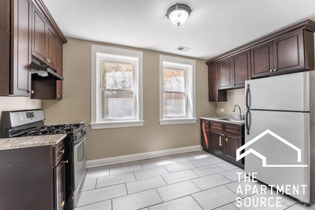 property at 2618 N Harding Ave