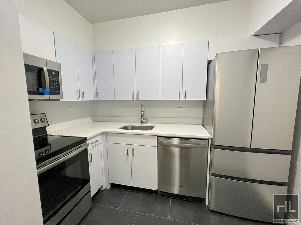 EAST 69 STREET in New York, NY - Building Photo