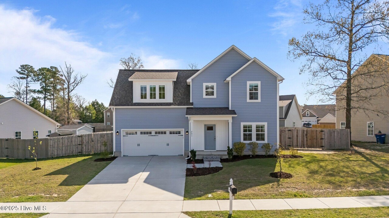201 Broadleaf Dr in Jacksonville, NC - Building Photo