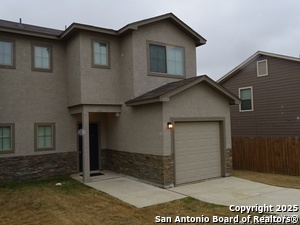 8705 Azul Sky Ct in Converse, TX - Foto de edificio