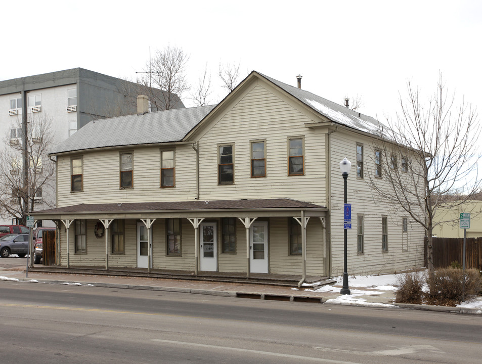 415-419 N Perry St in Castle Rock, CO - Building Photo