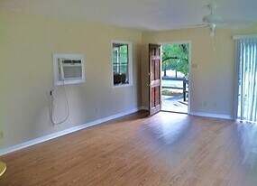 40 County Rd 2213 in Cleveland, TX - Building Photo