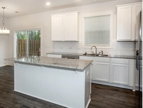 203 Hartland Pl in Simpsonville, SC - Foto de edificio - Building Photo