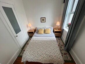 270 E 7th St, Unit 4flr in New York, NY - Building Photo - Building Photo