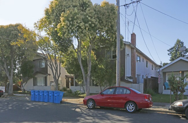 1682 Fremont St in Santa Clara, CA - Foto de edificio - Building Photo