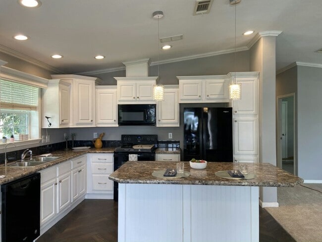7000 20th St in Vero Beach, FL - Building Photo - Building Photo