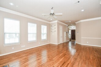 3202 Holly Meadow Dr in Houston, TX - Building Photo - Building Photo