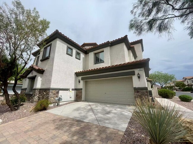 1114 Moonlit Oasis Ln in Henderson, NV - Foto de edificio - Building Photo