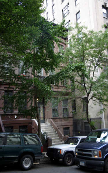 316 W 98th St in New York, NY - Building Photo