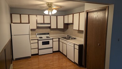 506 Commercial St in La Porte City, IA - Building Photo - Building Photo