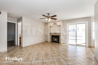 16419 S 38th Pl in Phoenix, AZ - Foto de edificio - Building Photo