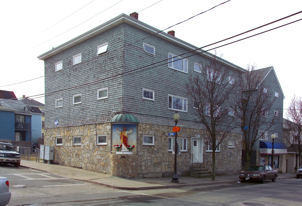 101 Columbia St in Fall River, MA - Building Photo