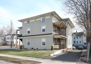 107 Pleasant St in New Britain, CT - Building Photo - Building Photo