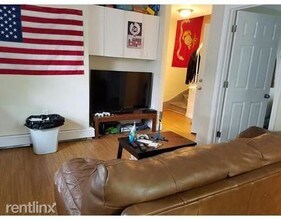4 Harvard Pl in Brookline, MA - Building Photo - Building Photo